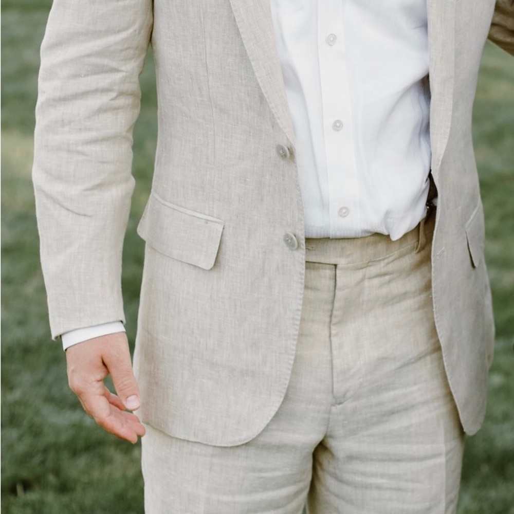 Worn Once Two Piece %100 Linen Suit. Great Condition!